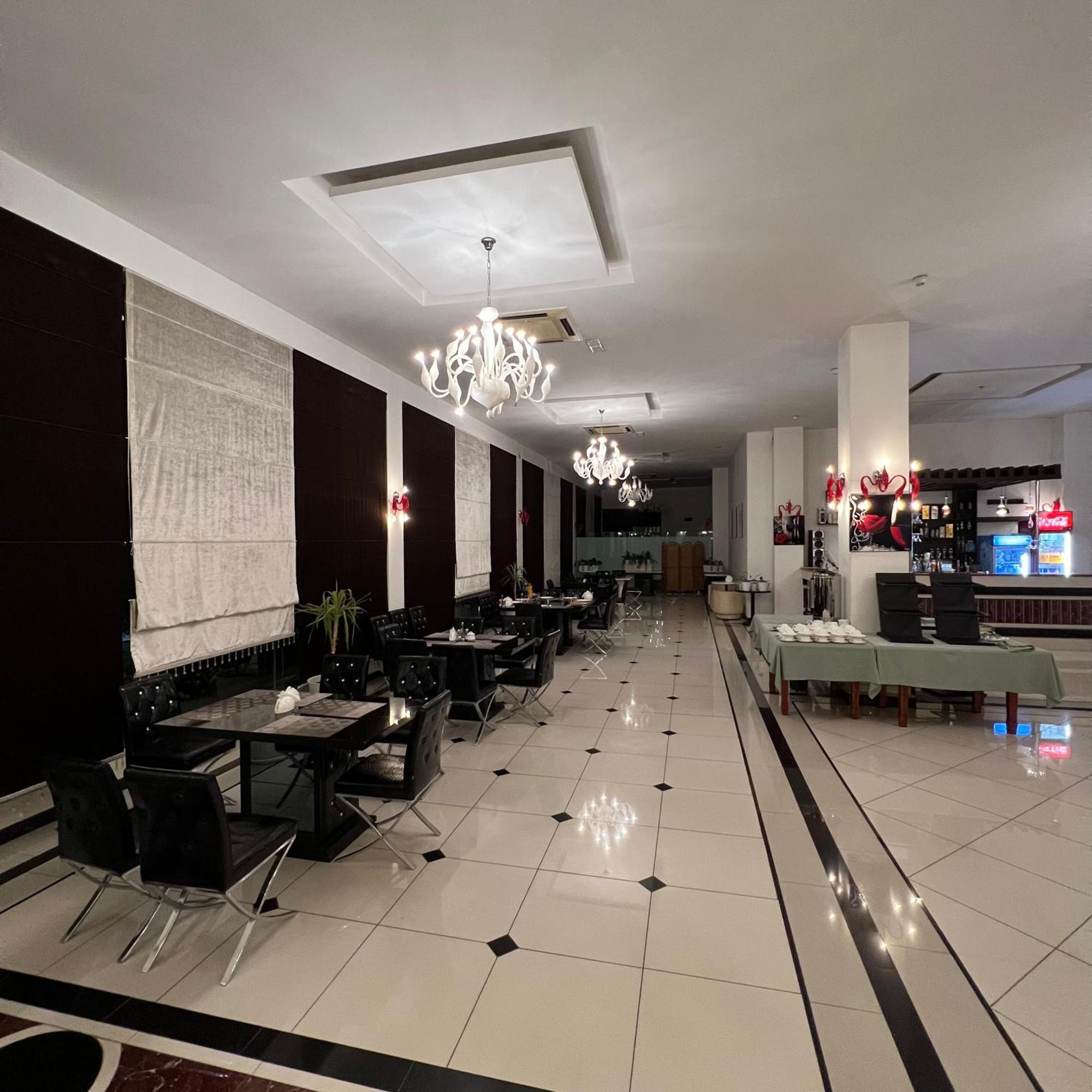 Ziyorat Luxury Hotel Fergana Exteriér fotografie
