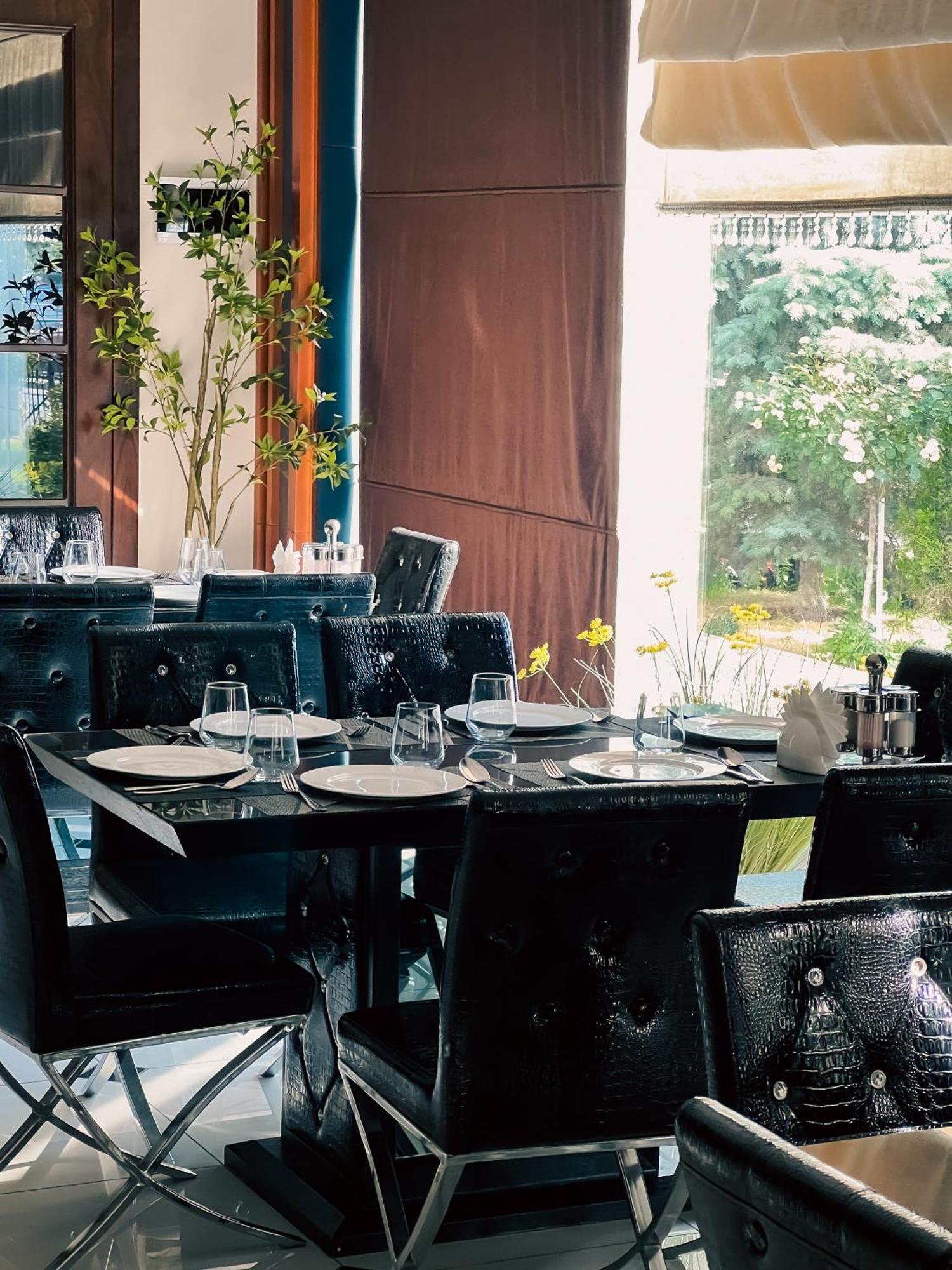 Ziyorat Luxury Hotel Fergana Exteriér fotografie