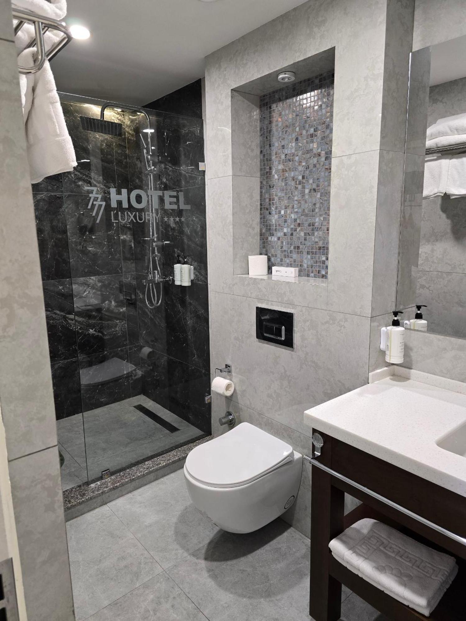 Ziyorat Luxury Hotel Fergana Exteriér fotografie