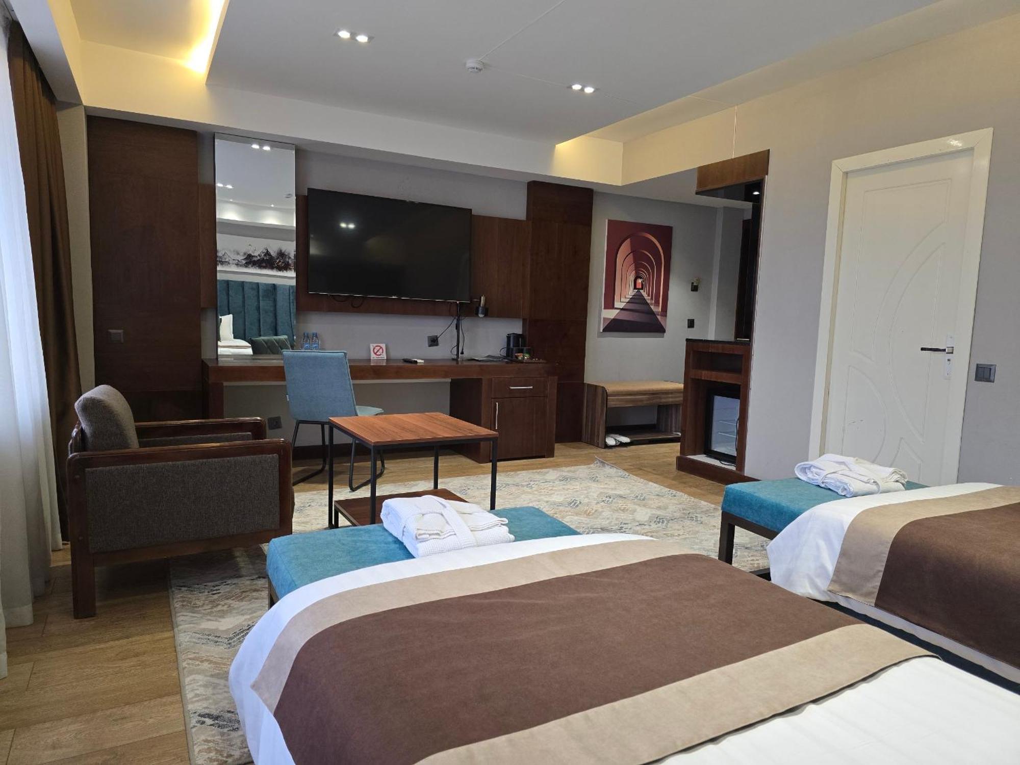 Ziyorat Luxury Hotel Fergana Exteriér fotografie