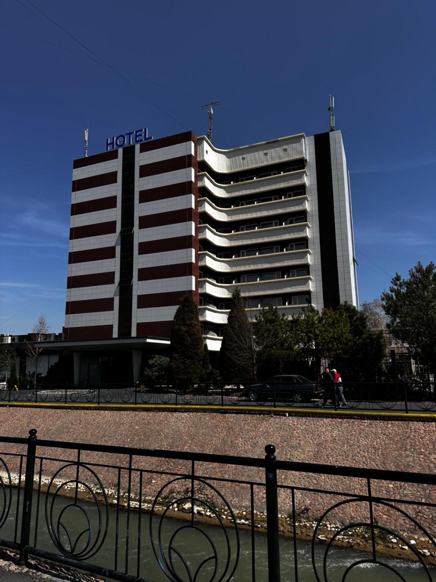 Ziyorat Luxury Hotel Fergana Exteriér fotografie