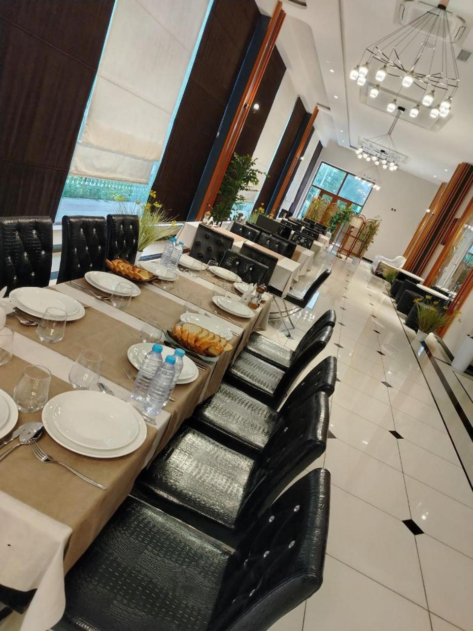 Ziyorat Luxury Hotel Fergana Exteriér fotografie