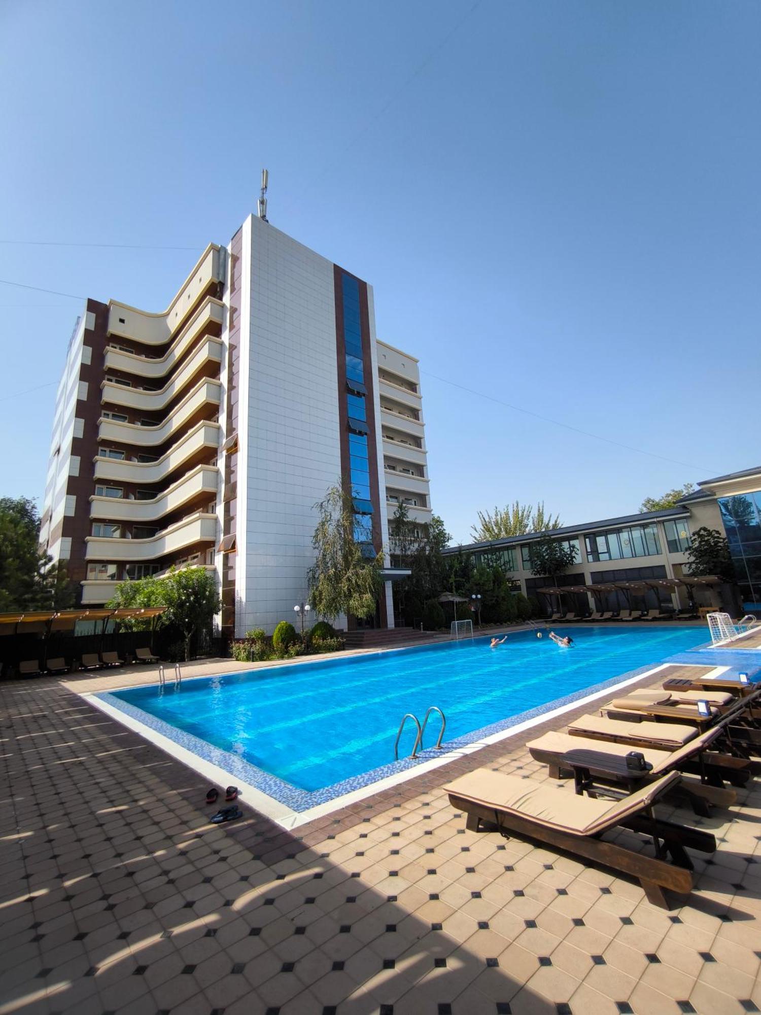Ziyorat Luxury Hotel Fergana Exteriér fotografie