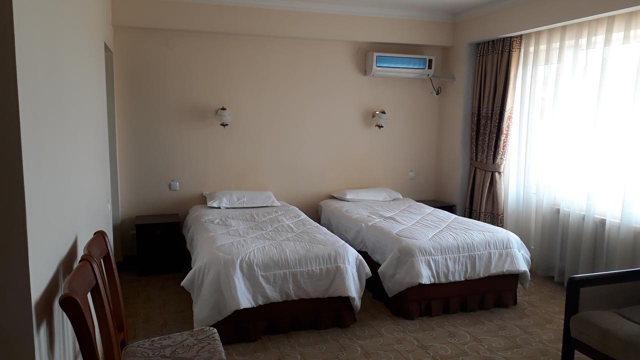 Ziyorat Luxury Hotel Fergana Exteriér fotografie