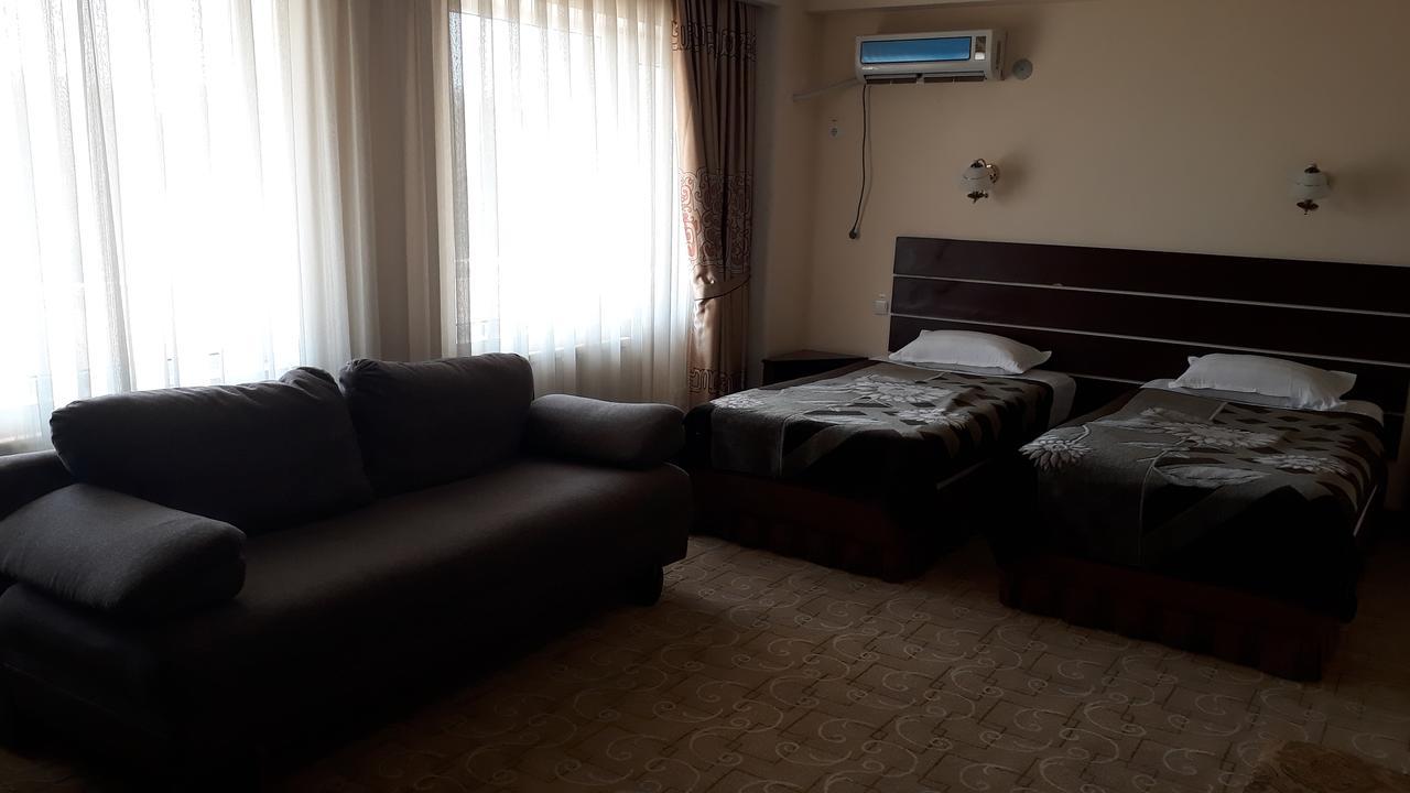 Ziyorat Luxury Hotel Fergana Exteriér fotografie