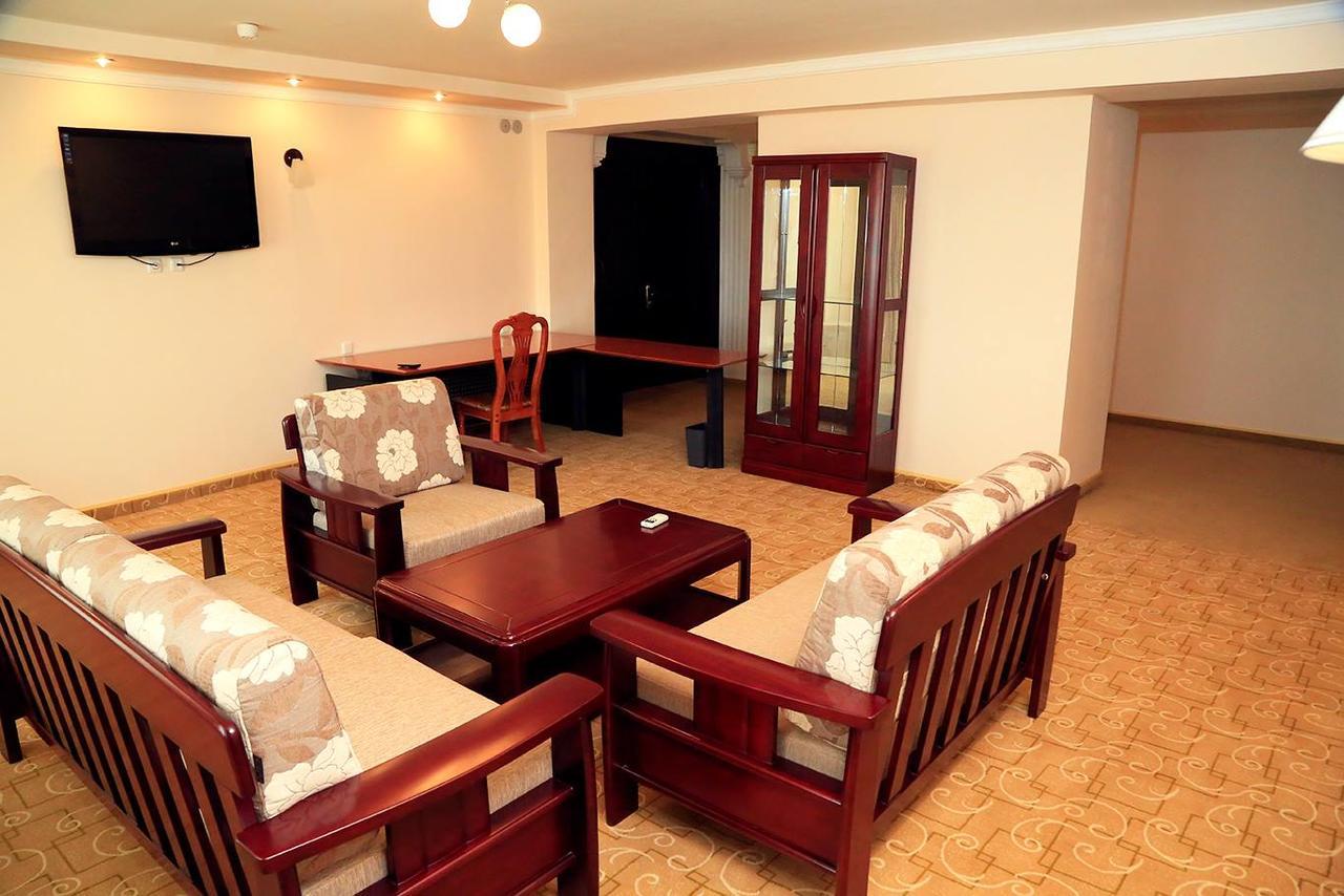 Ziyorat Luxury Hotel Fergana Exteriér fotografie